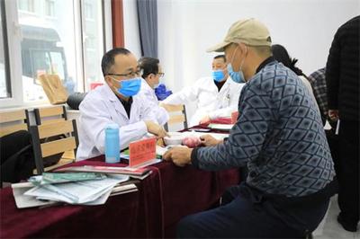 健康進社區義診迎新年——市立醫院“硬核”專家團走進水泉社區，營養健康咨詢暖人心